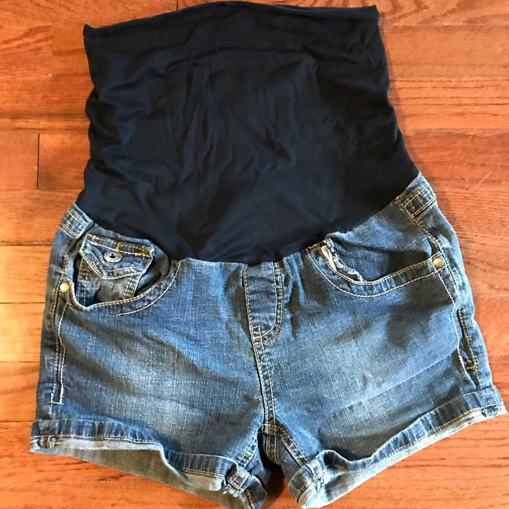 Bella Vida Full-Band Maternity Shorts